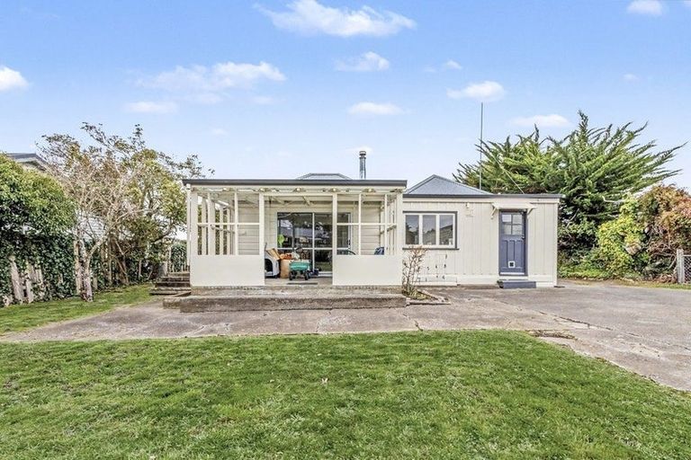 Photo of property in 12 Hunia Street, Marton, 4710