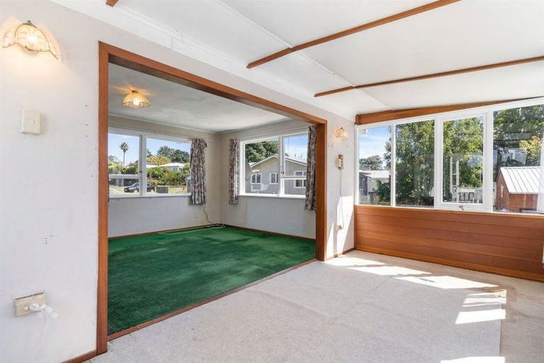 Photo of property in 86 Ennis Avenue, Pakuranga Heights, Auckland, 2010