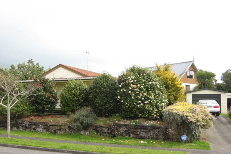 Photo of property in 10 Virginia Place, Whalers Gate, New Plymouth, 4310