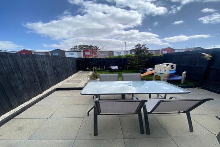 Photo of property in 13 Artistry Lane, Papakura, 2110