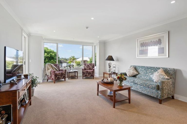Photo of property in 14/30 Ambassador Glade, Orewa, 0931