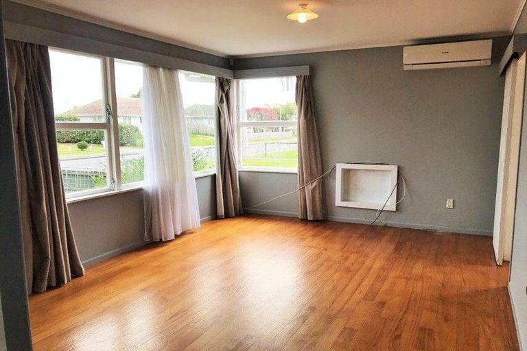 Photo of property in 1/24 Edinburgh Avenue, Rosehill, Papakura, 2113