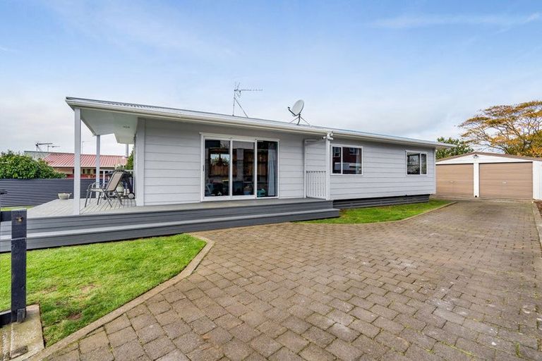 Photo of property in 6 Camellia Avenue, Bell Block, New Plymouth, 4312