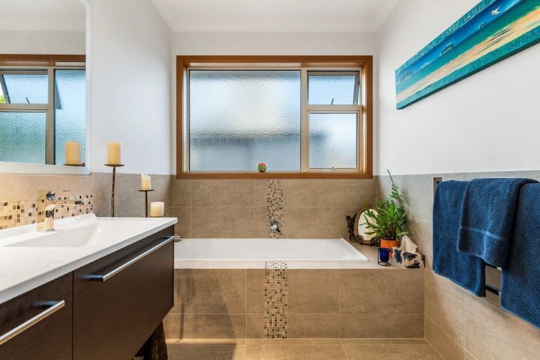 Photo of property in 26 Pacific Park Way, Papamoa Beach, Papamoa, 3118