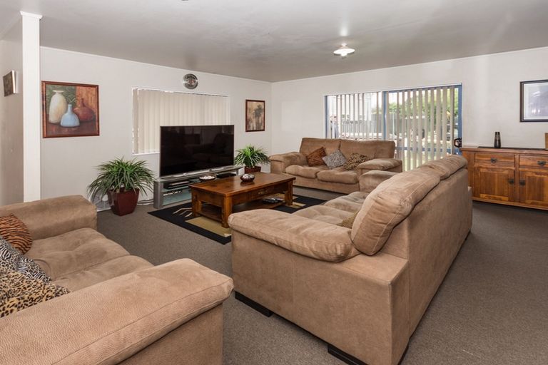 Photo of property in 518 Great South Road, Rosehill, Papakura, 2113