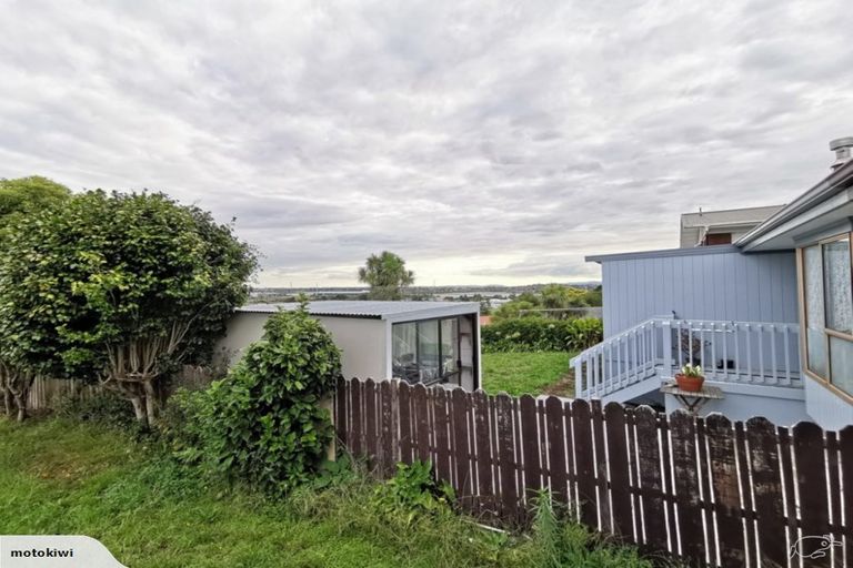Photo of property in 2/17 Miramar Place, Pakuranga, Auckland, 2010