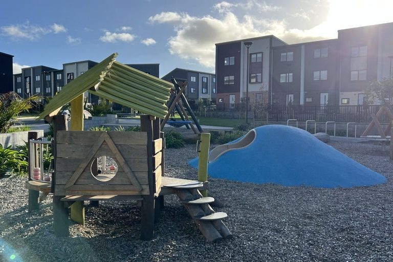 Photo of property in 341 Glengarry Road, Glen Eden, Auckland, 0602