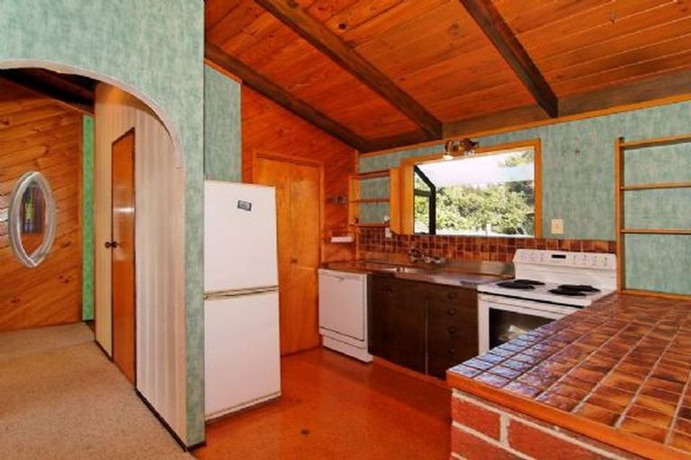 Photo of property in 10 Goudie Road, Helensville, 0875