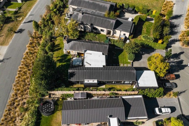 Photo of property in 8 Bretby Court, Jacks Point, Queenstown, 9371