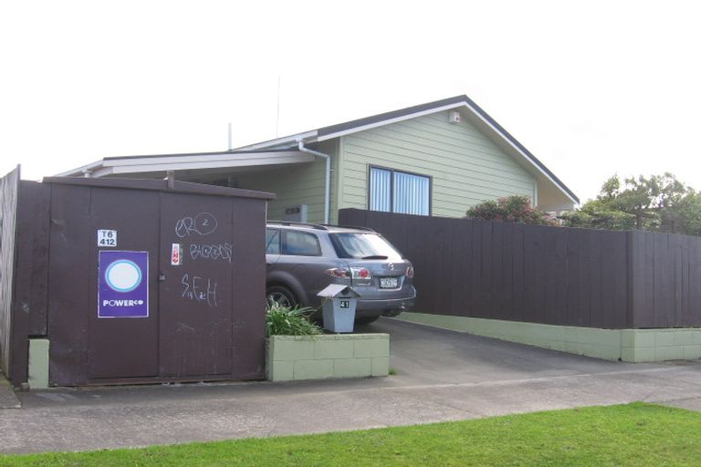Photo of property in 41 Raglan Avenue, Cloverlea, Palmerston North, 4412