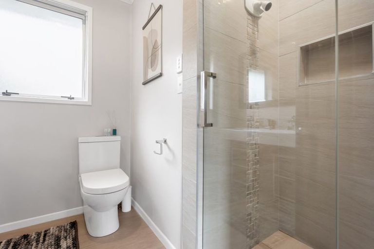 Photo of property in 6 Ancona Lane, Goodwood Heights, Auckland, 2105