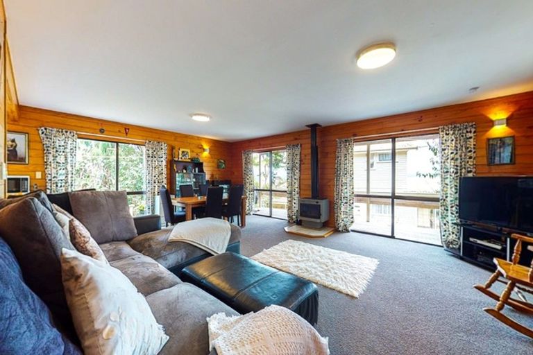 Photo of property in 12 Adams Road, Thornton Bay, Thames, 3575