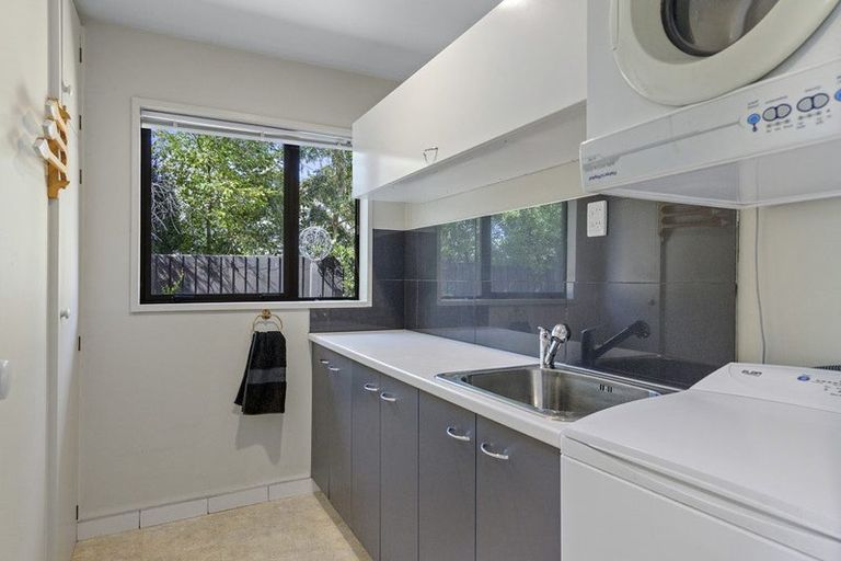 Photo of property in 2/80b Jeffreys Road, Fendalton, Christchurch, 8052