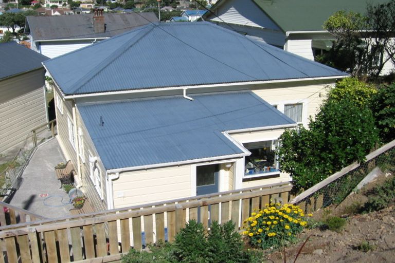 Photo of property in 5 Freeling Street, Island Bay, Wellington, 6023