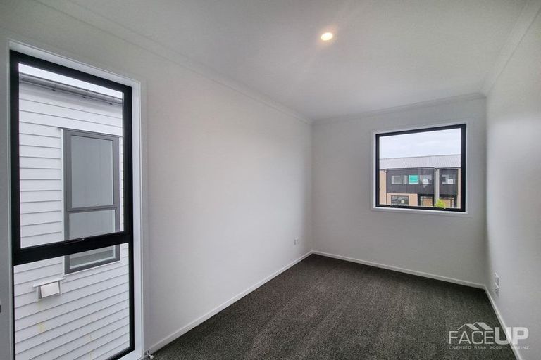Photo of property in 5 Jagoda Road, Westgate, Auckland, 0614