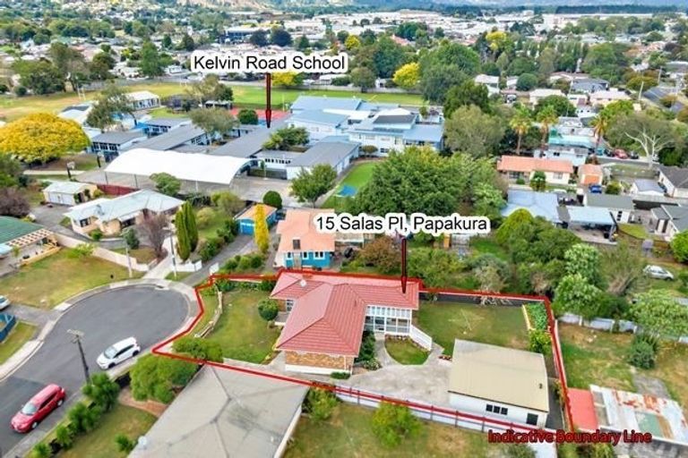 Photo of property in 15 Salas Place, Papakura, 2110