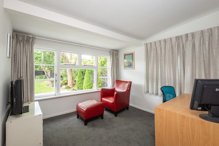 Photo of property in 17 Oxley Avenue, St Albans, Christchurch, 8014