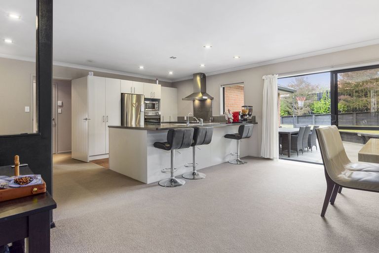 Photo of property in 22 Rosella Drive, Welcome Bay, Tauranga, 3112