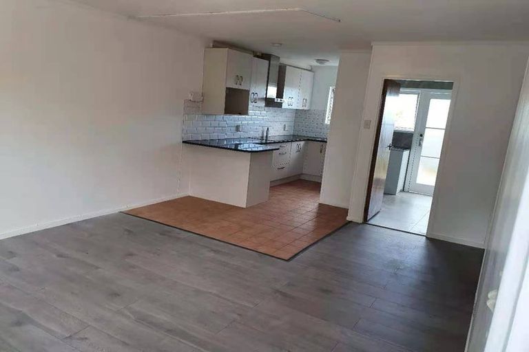 Photo of property in 2/87 Nikau Street, New Lynn, Auckland, 0600