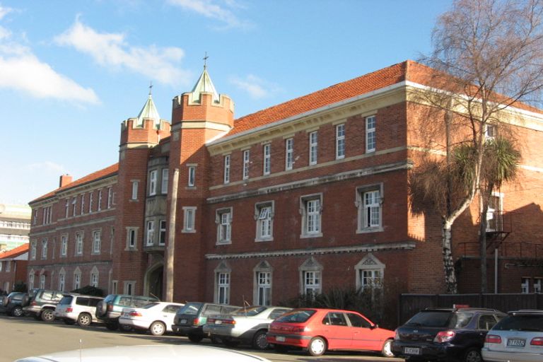 Photo of property in 560 Castle Street, North Dunedin, Dunedin, 9016