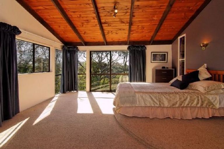 Photo of property in 10 Goudie Road, Helensville, 0875