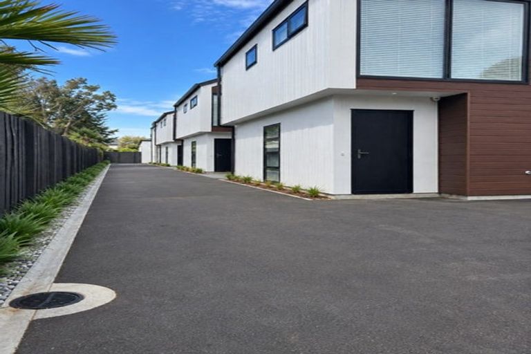 Photo of property in 4/242 Edgeware Road, Edgeware, Christchurch, 8013