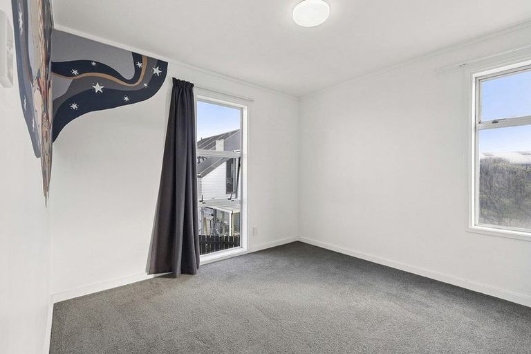 Photo of property in 2/163 Rongotai Road, Rongotai, Wellington, 6022