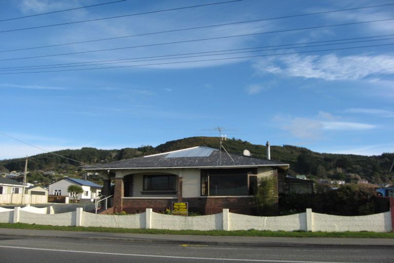 Photo of property in 230 Marine Parade, Bluff, 9814