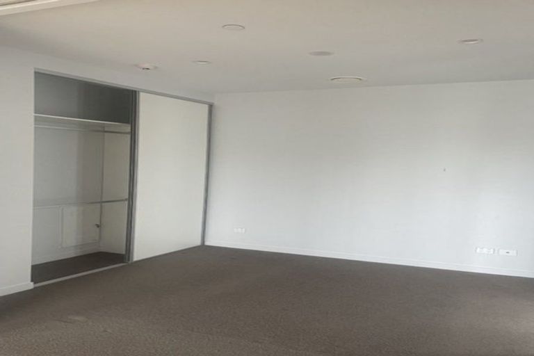 Photo of property in Frank Sargeson Apts, 201/74 Anzac Street, Takapuna, Auckland, 0622