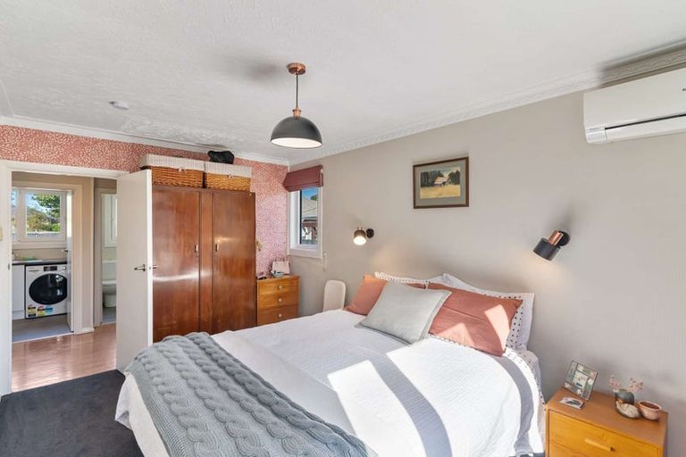 Photo of property in 16 Bateman Avenue, Bryndwr, Christchurch, 8053