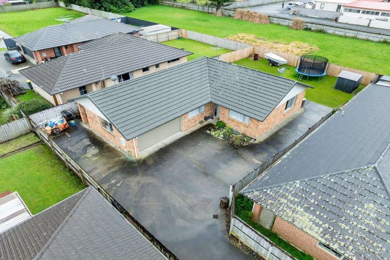 Photo of property in 18 Chic Gardens, Parakai, 0830