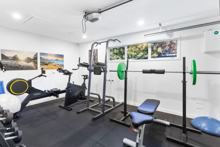 Photo of property in 40 Oceania Place, Mellons Bay, Auckland, 2014