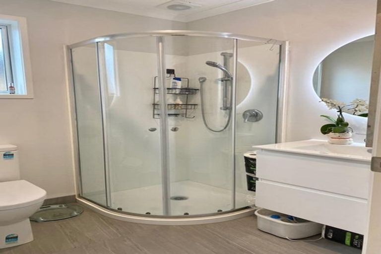 Photo of property in 28 Farmland Road, Papakura, 2110