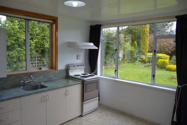 Photo of property in 16 Queen Street, Milton, 9220