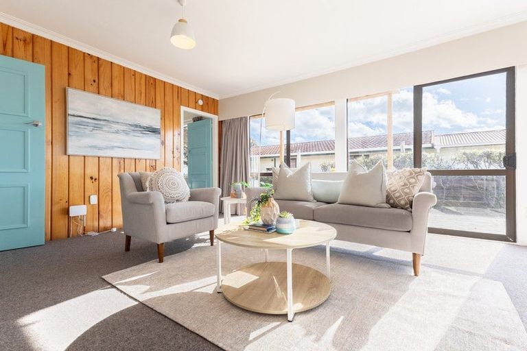 Photo of property in 26 Reeves Street, Waikanae Beach, Waikanae, 5036