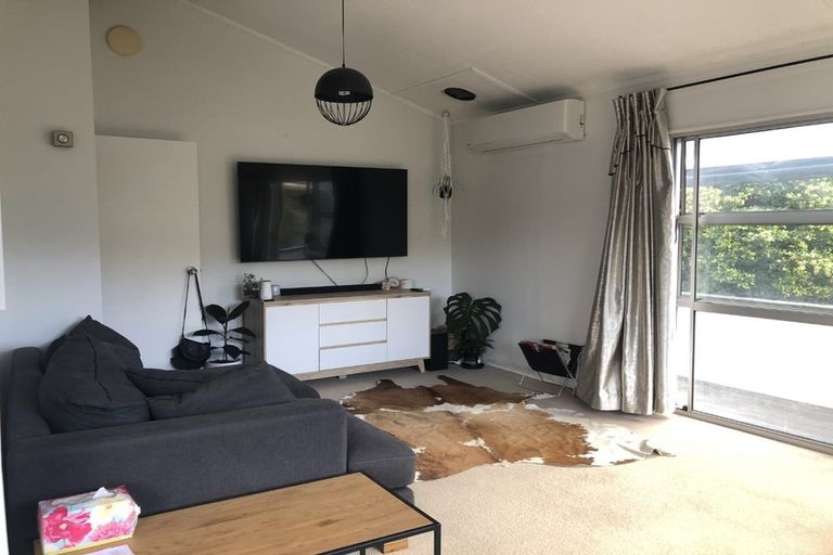 Photo of property in 1/100 Lynn Road, Bayview, Auckland, 0629