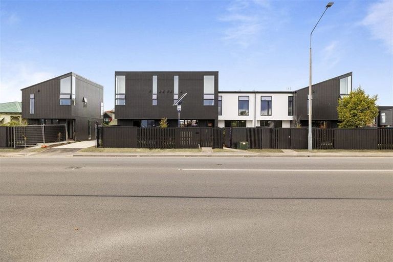 Photo of property in 2/90 Browns Road, St Albans, Christchurch, 8014