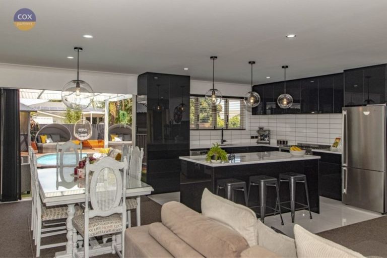 Photo of property in 44 Upham Crescent, Taradale, Napier, 4112