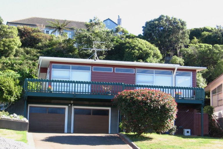 Photo of property in 82 Lohia Street, Khandallah, Wellington, 6035