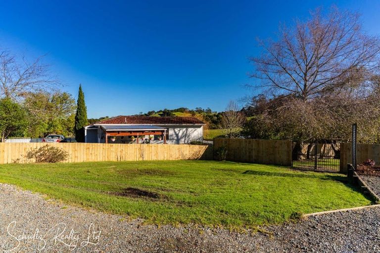 Photo of property in 17a Ash Street, Maungaturoto, 0520