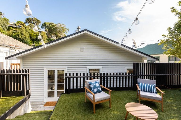 Photo of property in 44 Faraday Street, Hospital Hill, Napier, 4110