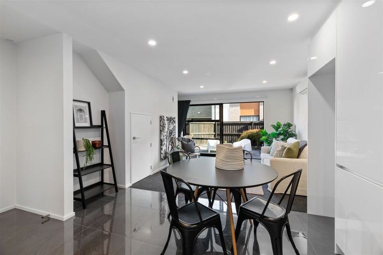 Photo of property in 9 Shingle Street, Sydenham, Christchurch, 8023