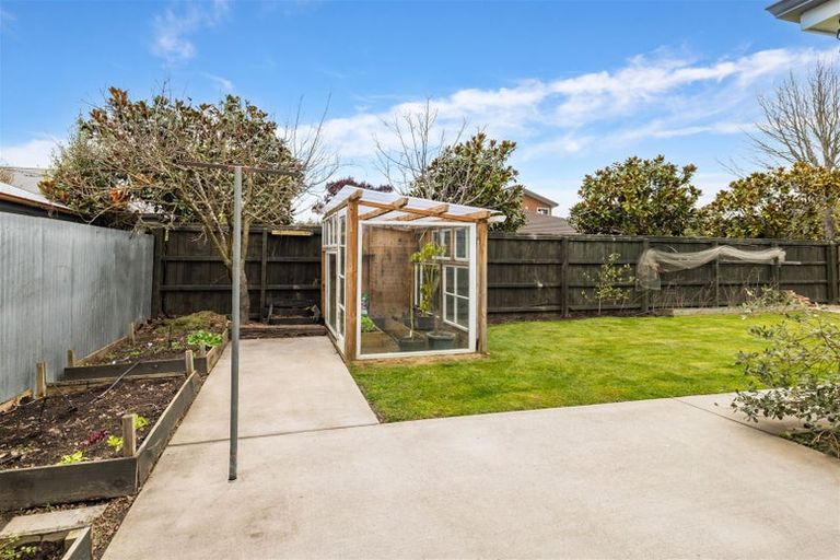 Photo of property in 92 Mcfaddens Road, St Albans, Christchurch, 8052