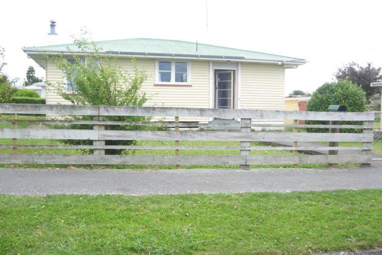 Photo of property in 1 Hamilton Street, Pahiatua, 4910