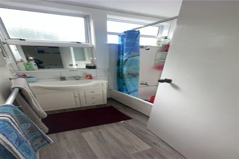 Photo of property in 19 Cook Street, Marfell, New Plymouth, 4310