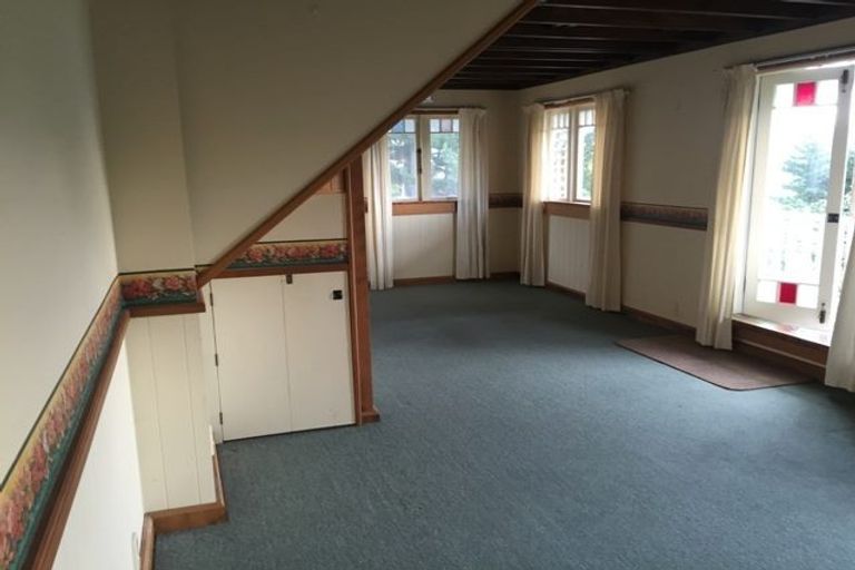 Photo of property in 2/13 Mcmanaway Grove, Stokes Valley, Lower Hutt, 5019