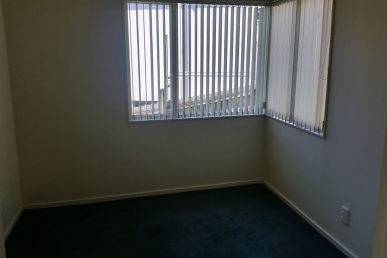 Photo of property in 31 Bronzewing Terrace, Unsworth Heights, Auckland, 0632