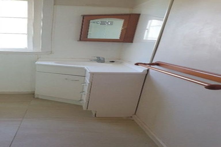 Photo of property in 119 Mcleod Road, Te Atatu South, Auckland, 0610