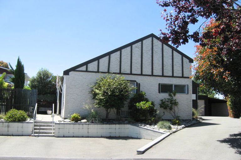 Photo of property in 2/23 Woodstock Place, Russley, Christchurch, 8042