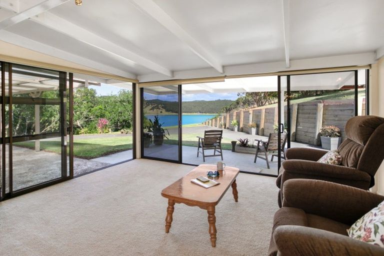 Photo of property in 215 Kempthorne Road, Russell, 0272